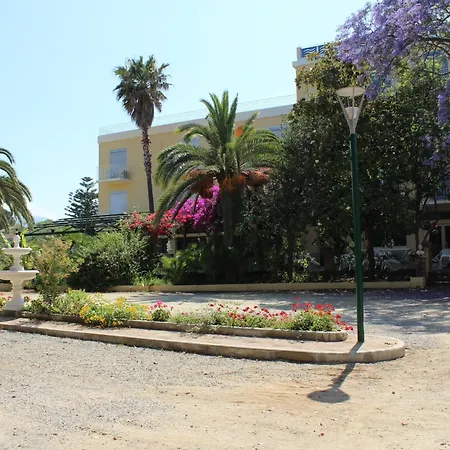 Hotel Castellu 3*