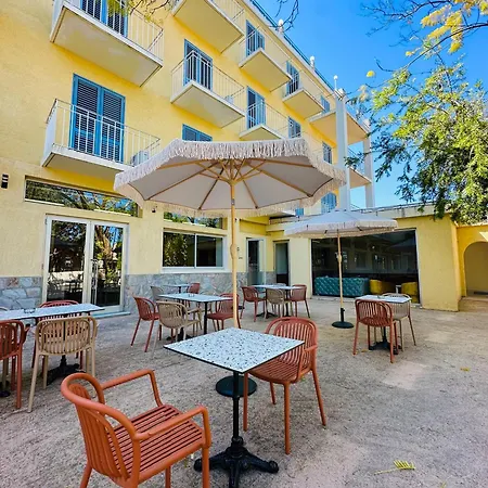 Castellu 3* Lucciana (Corsica)