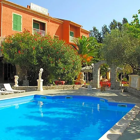 Castellu 3* Lucciana (Corsica)