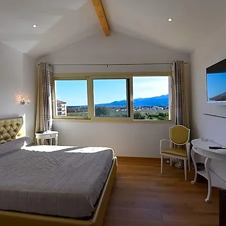 Hotel Castellu Lucciana (Corsica)